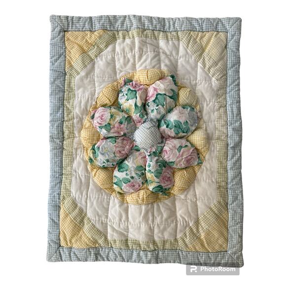Vintage Puff Quilt Set Floral Dresden Plate Shabby Chic Bedding
 84"x83" - Picture 6 of 14
